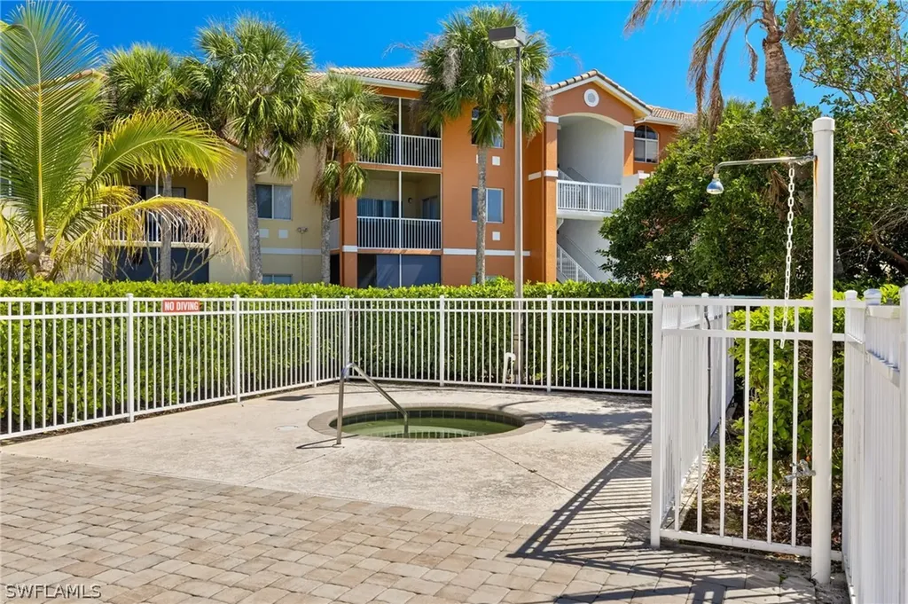 6401 Aragon Way Fort Myers FL 33966