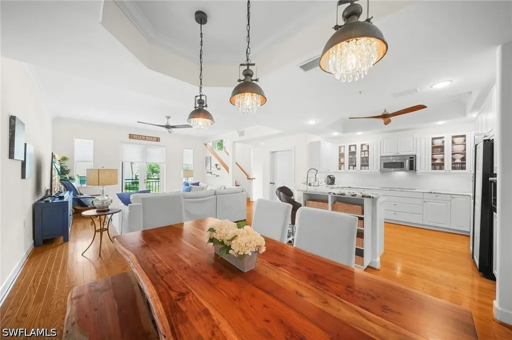 572 11th Avenue S Naples FL 34102
