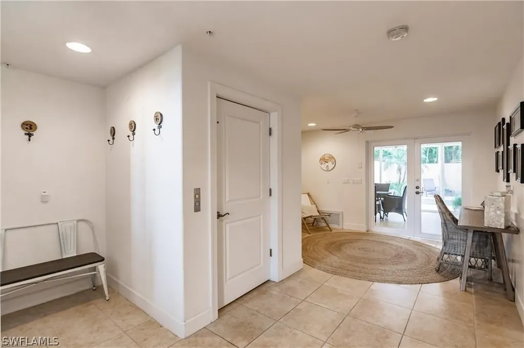 572 11th Avenue S Naples FL 34102