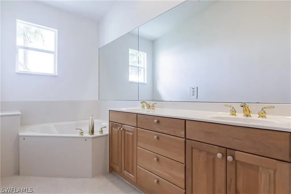 572 11th Avenue S Naples FL 34102