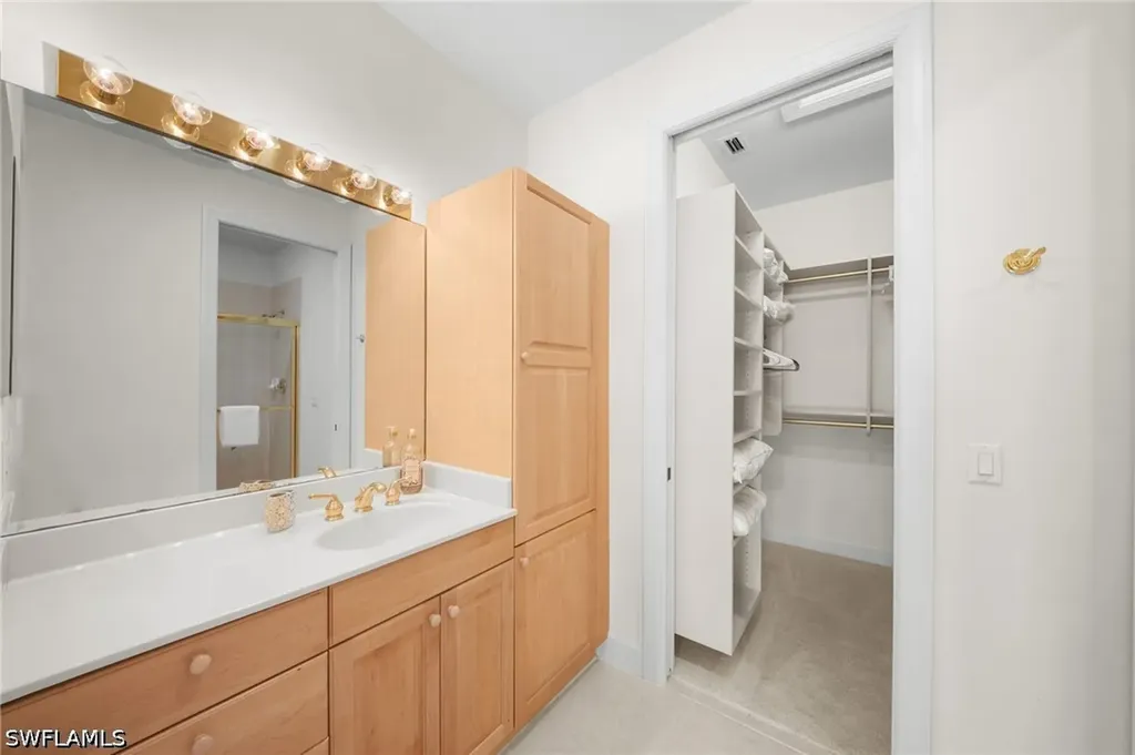 572 11th Avenue S Naples FL 34102