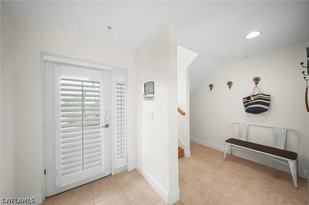 572 11th Avenue S Naples FL 34102
