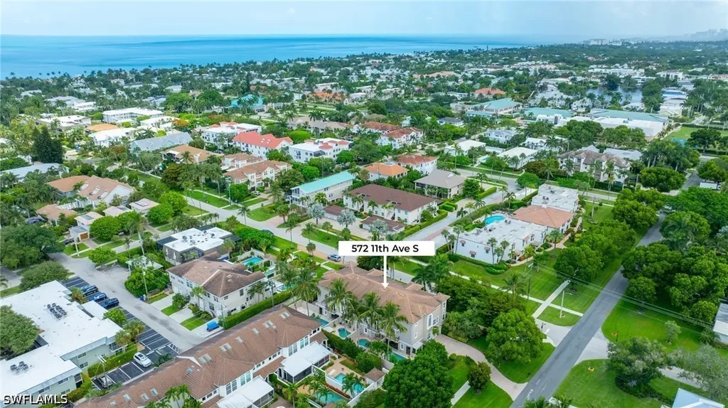 572 11th Avenue S Naples FL 34102