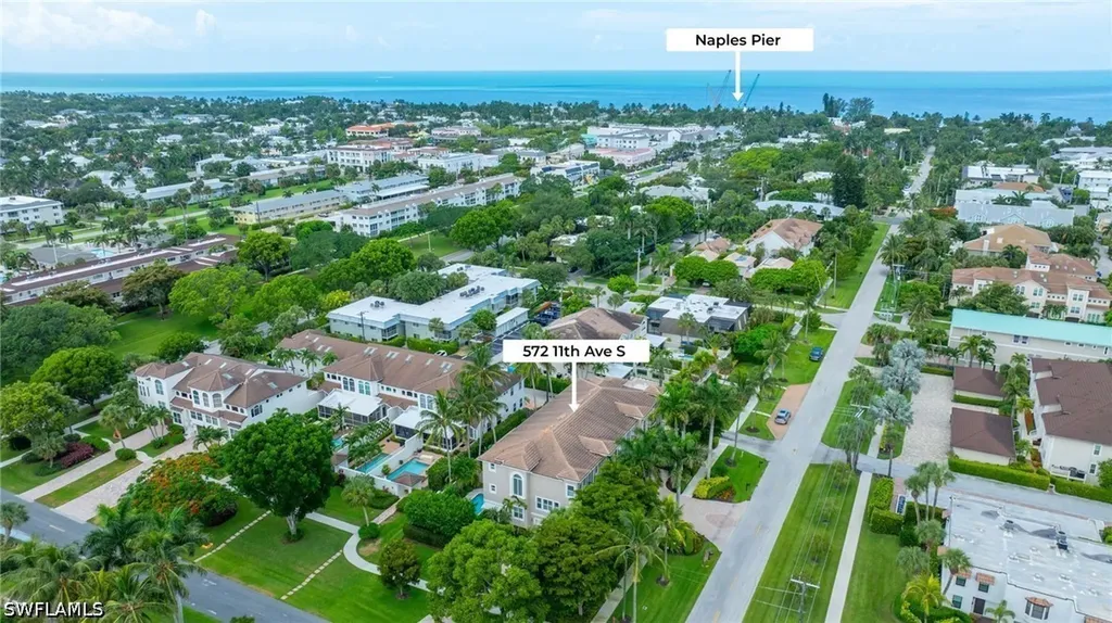 572 11th Avenue S Naples FL 34102