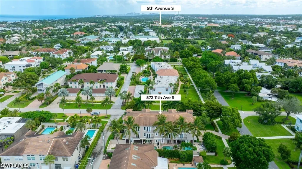 572 11th Avenue S Naples FL 34102