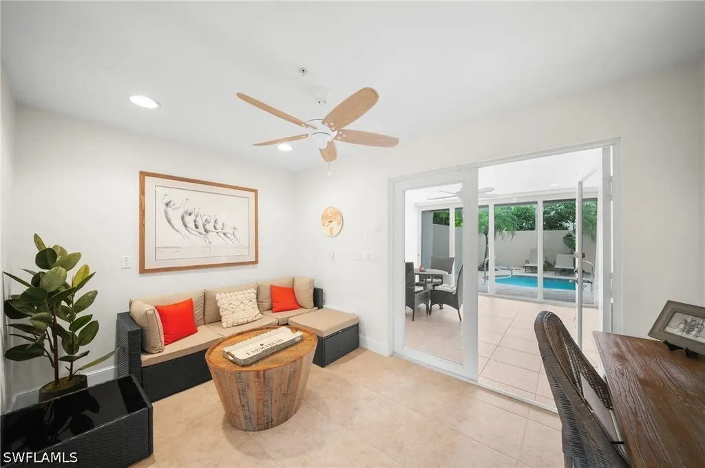 572 11th Avenue S Naples FL 34102