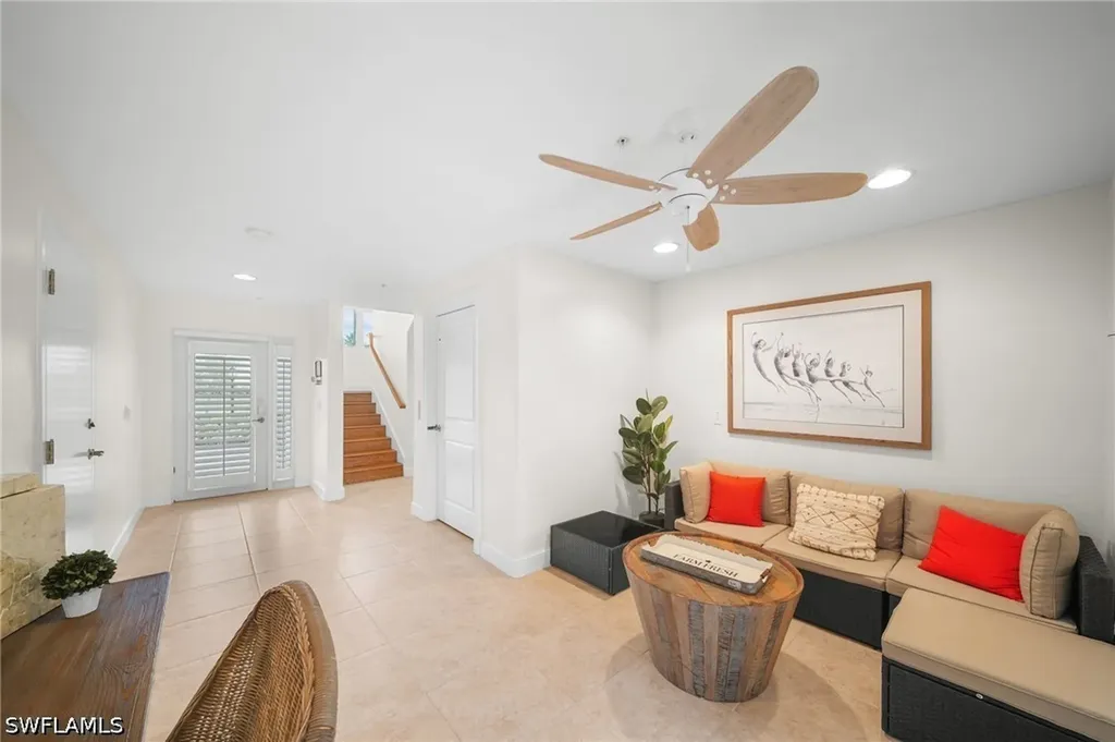 572 11th Avenue S Naples FL 34102