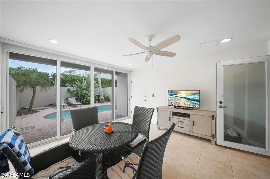 572 11th Avenue S Naples FL 34102