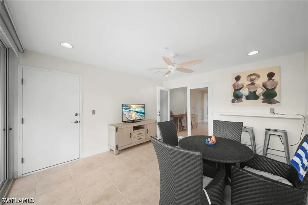 572 11th Avenue S Naples FL 34102