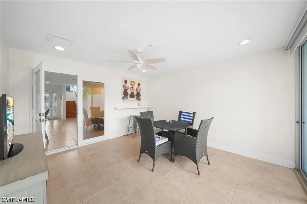 572 11th Avenue S Naples FL 34102