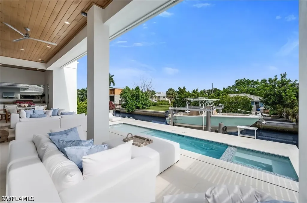 2778 Shoreview Drive Naples FL 34112