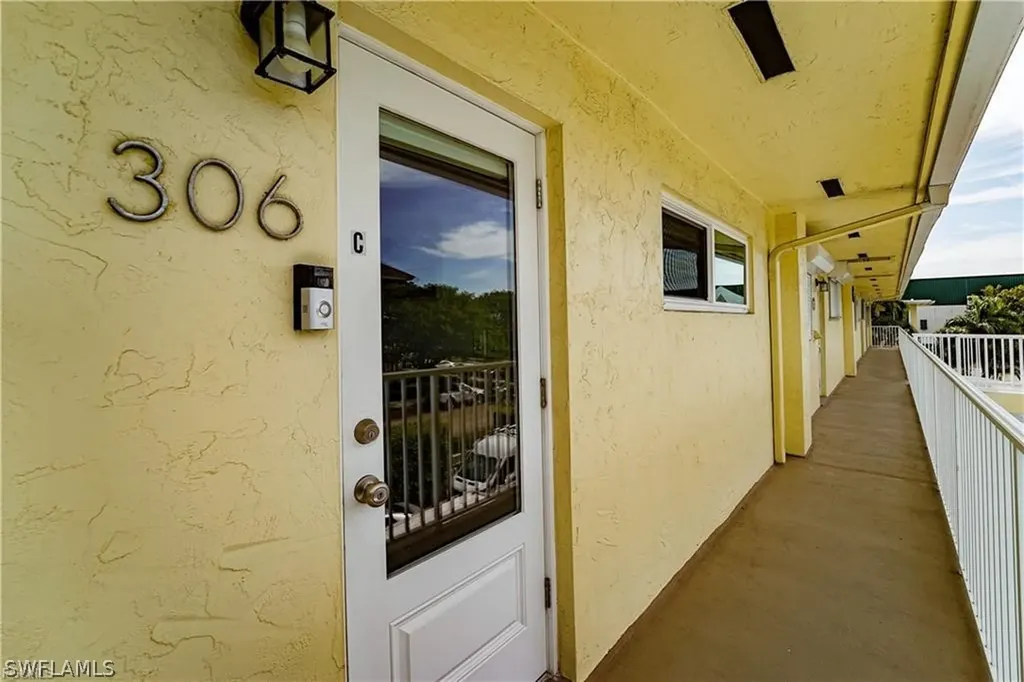 1100 8th Avenue S Naples FL 34102