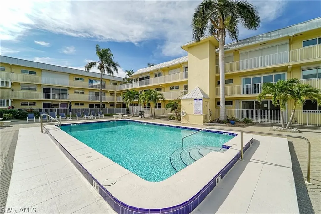 1100 8th Avenue S Naples FL 34102