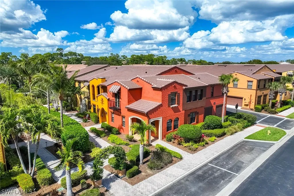 9037 Alturas Street Naples FL 34113