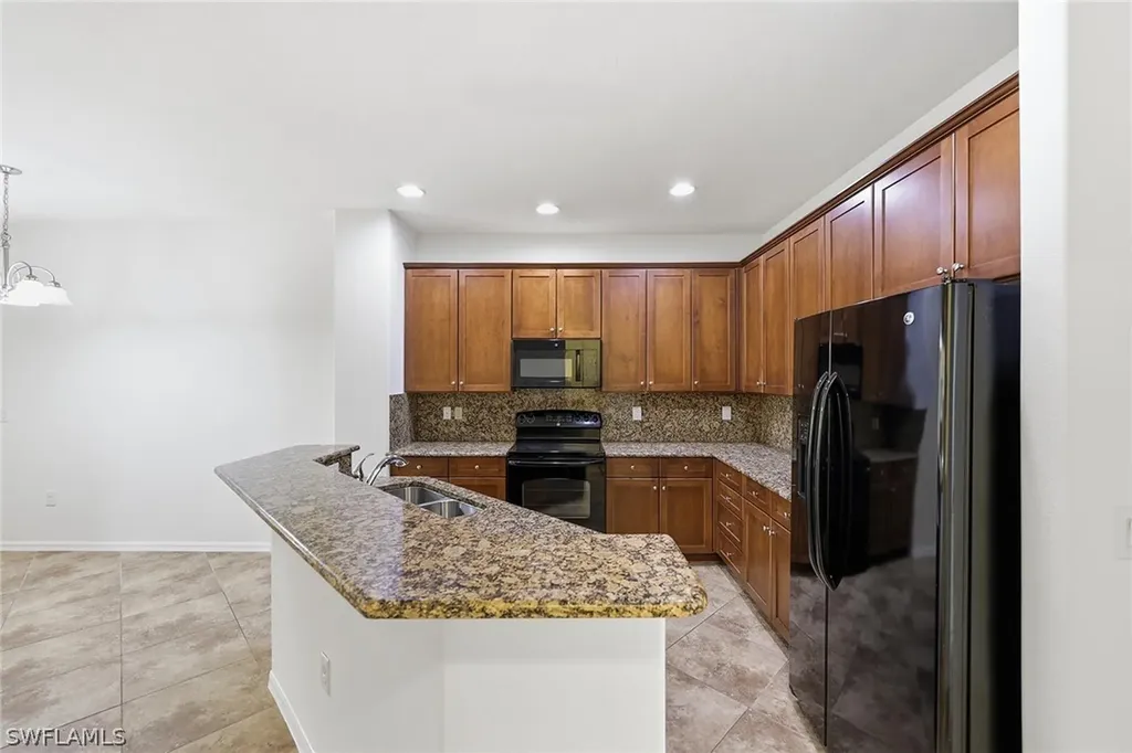 9037 Alturas Street Naples FL 34113