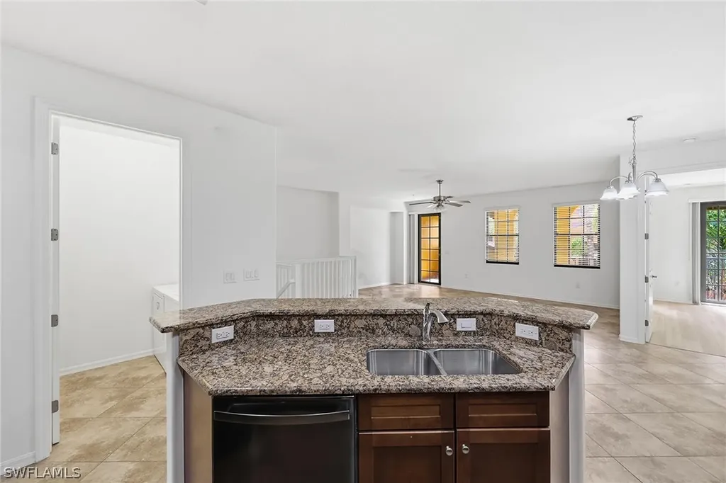 9037 Alturas Street Naples FL 34113