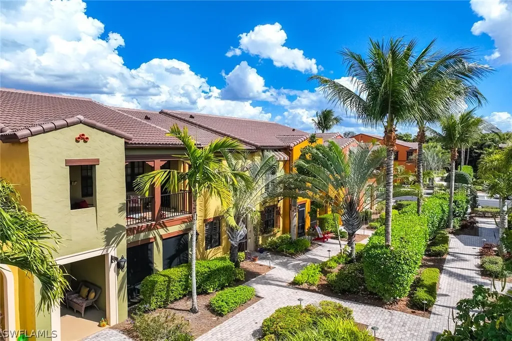 9037 Alturas Street Naples FL 34113