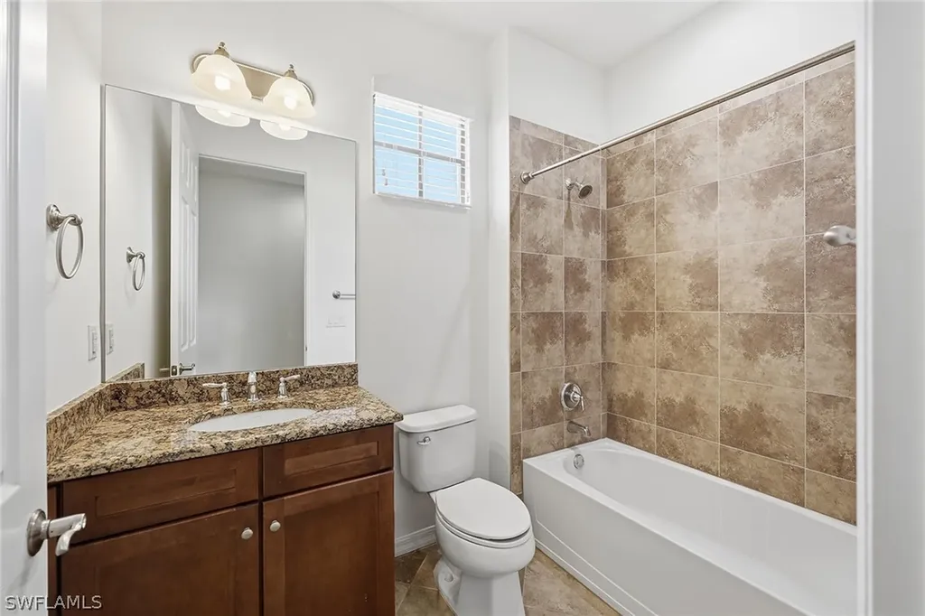 9037 Alturas Street Naples FL 34113