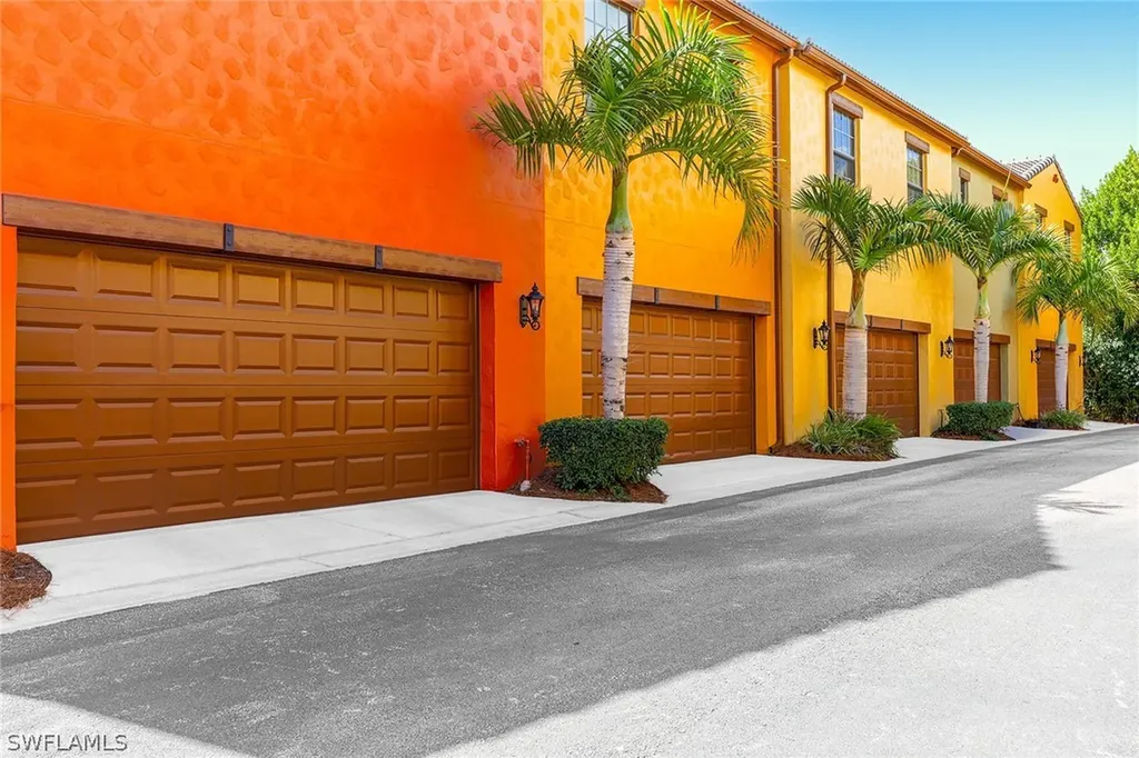 9037 Alturas Street Naples FL 34113