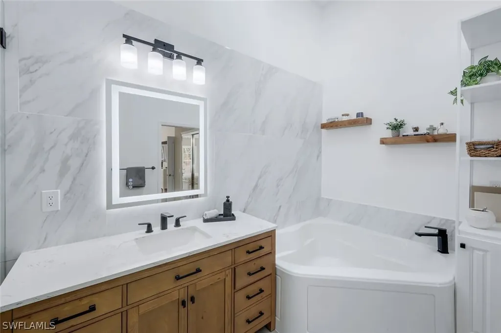 6125 Reserve Circle Naples FL 34119