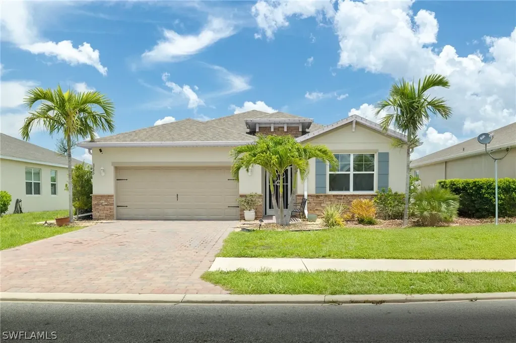 3289 Baravaldo Circle Cape Coral FL 33909