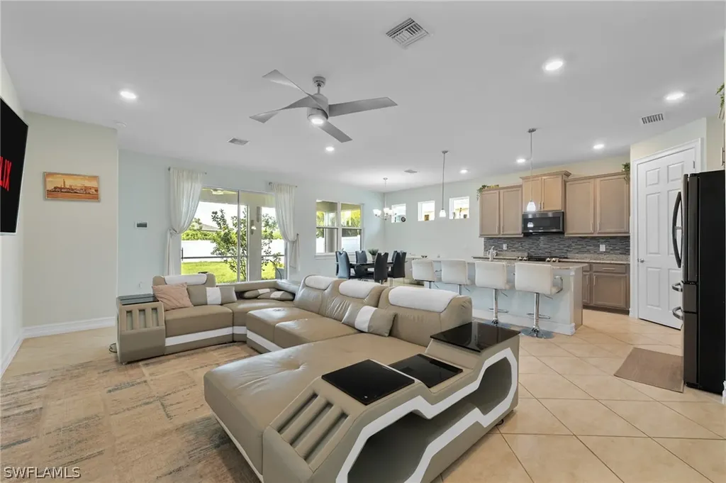 3289 Baravaldo Circle Cape Coral FL 33909