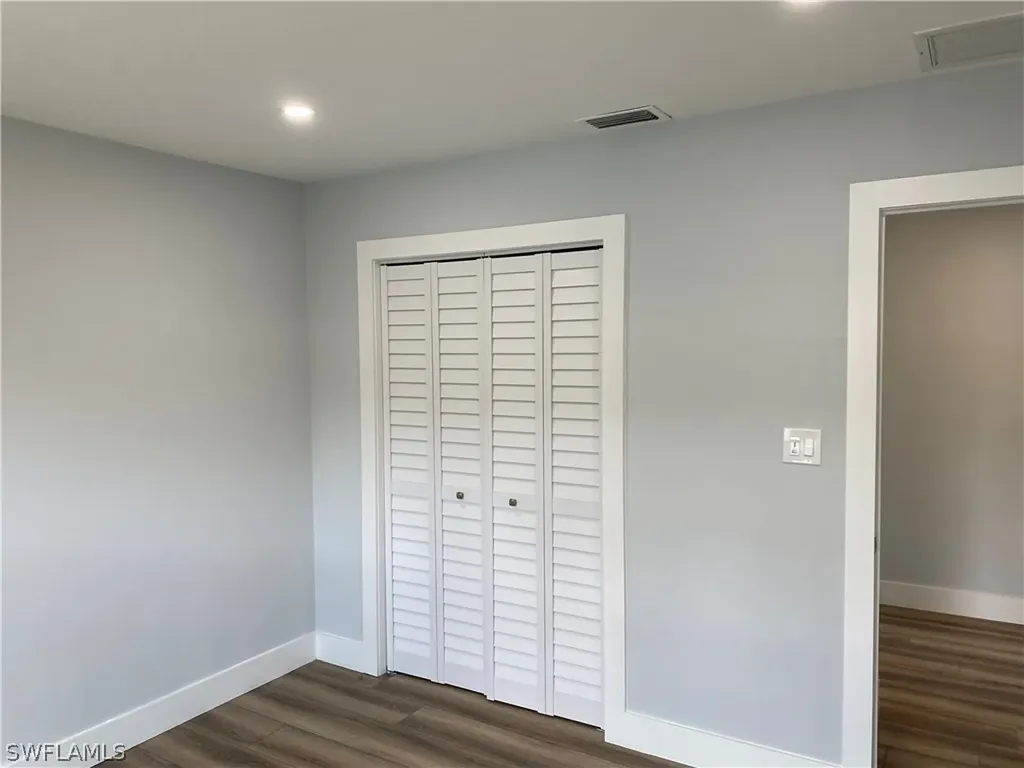 1751 Smugglers Cove Naples FL 34112