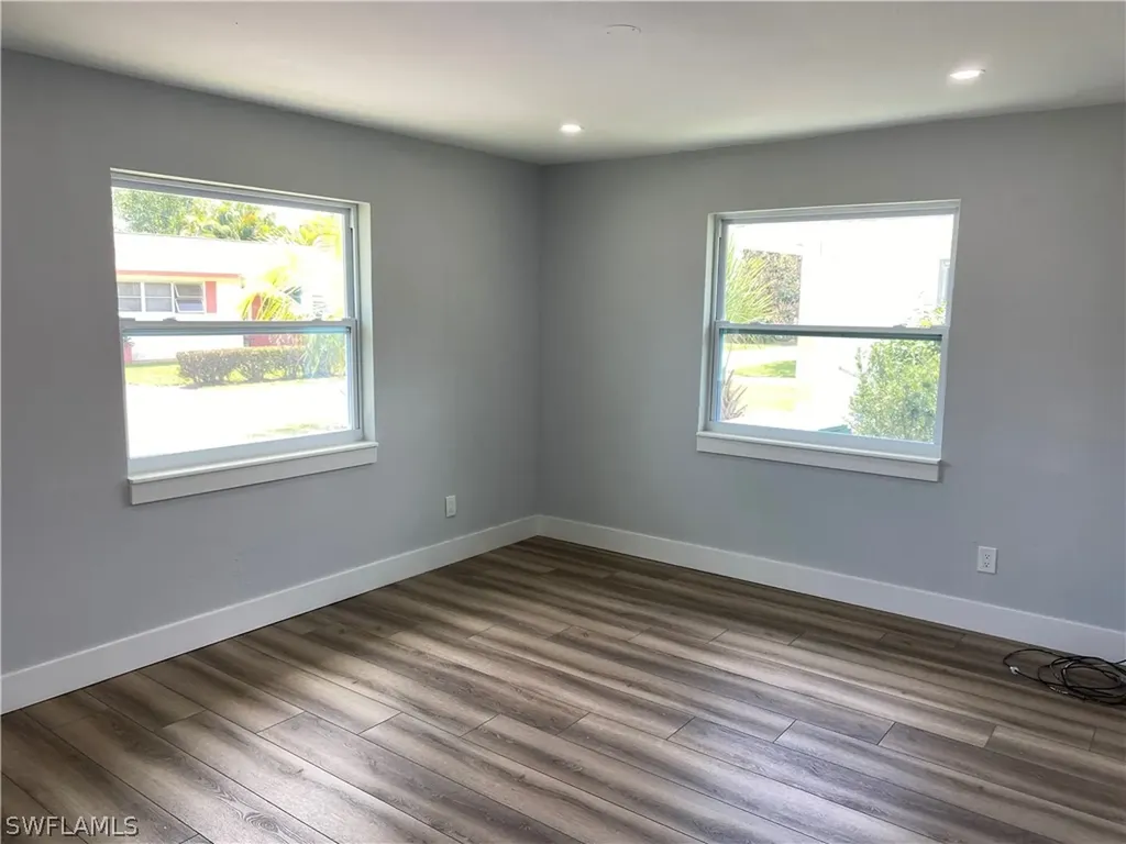 1751 Smugglers Cove Naples FL 34112