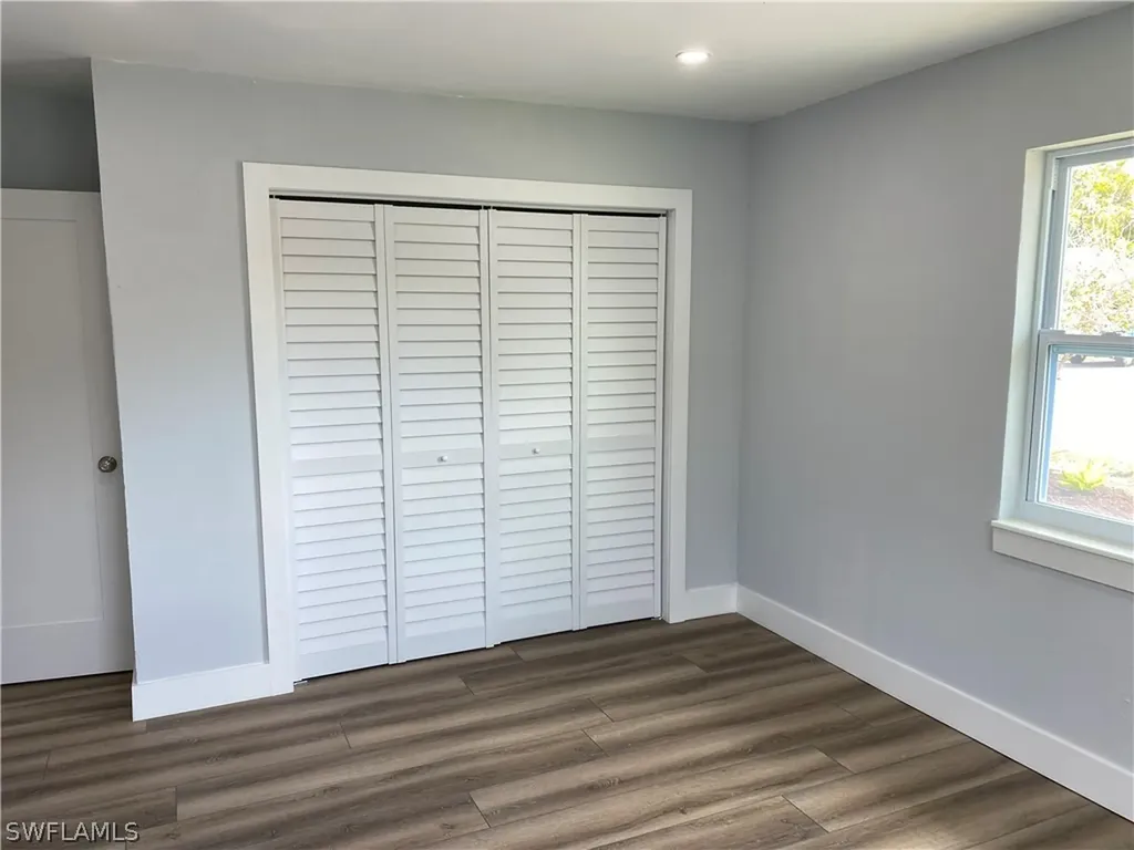 1751 Smugglers Cove Naples FL 34112