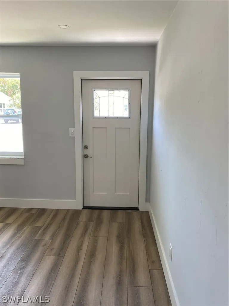 1751 Smugglers Cove Naples FL 34112