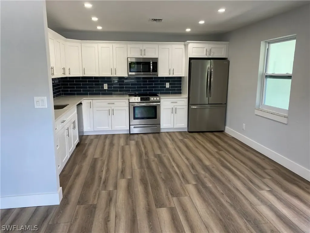 1751 Smugglers Cove Naples FL 34112