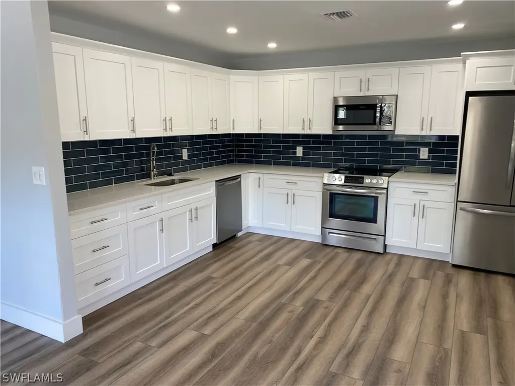 1751 Smugglers Cove Naples FL 34112