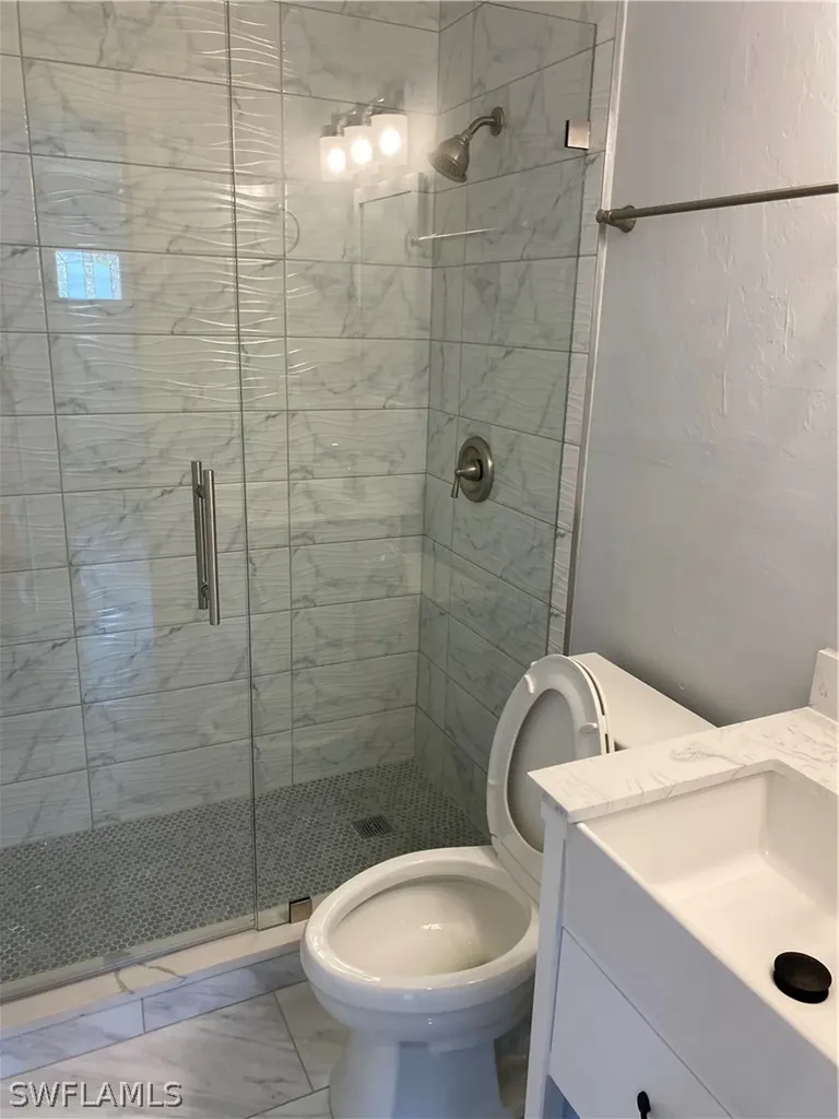 1751 Smugglers Cove Naples FL 34112