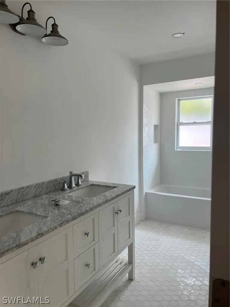 673 107th Avenue N Naples FL 34108