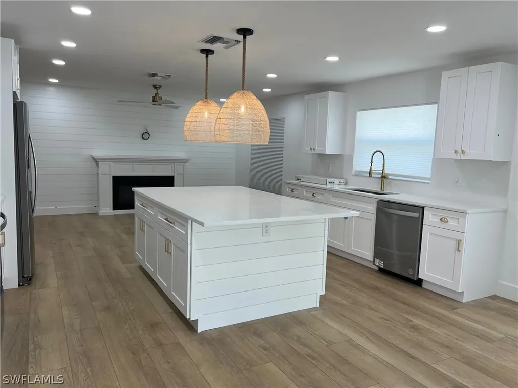 673 107th Avenue N Naples FL 34108
