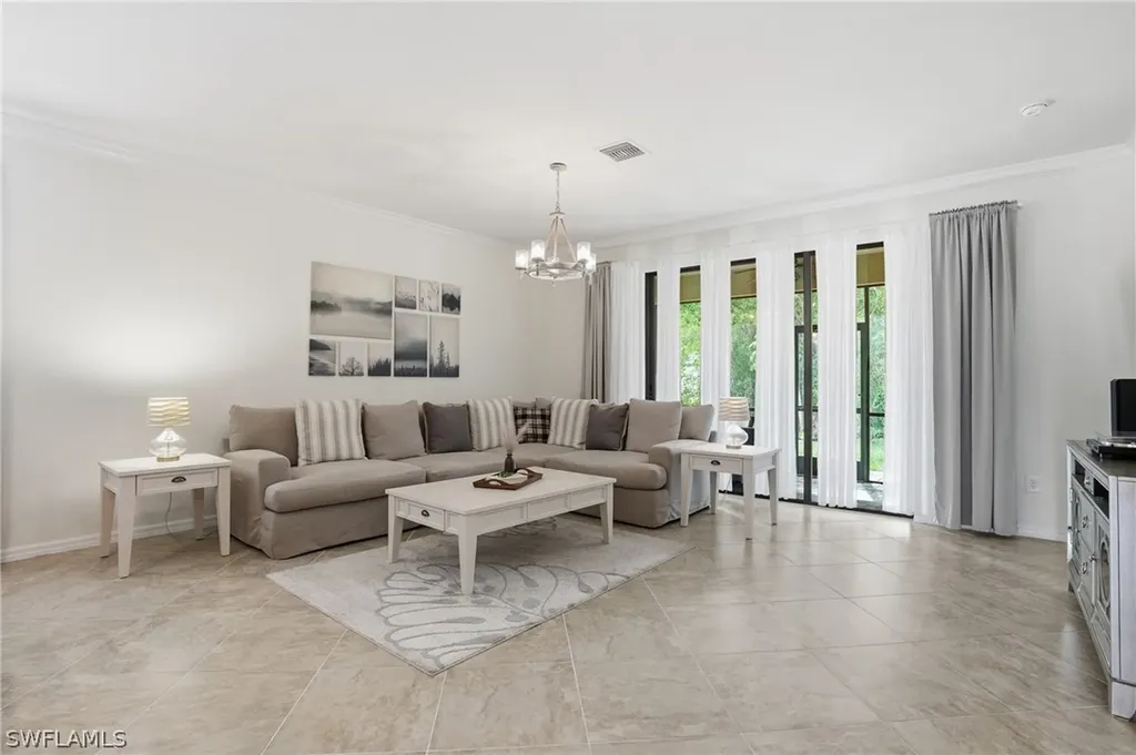 9431 Foxglove Lane Naples FL 34120