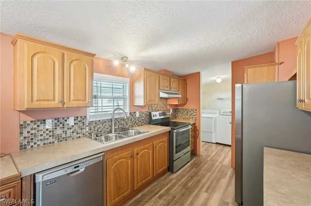 121 Kim Drive Naples FL 34104