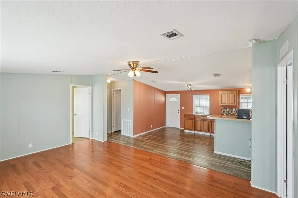 121 Kim Drive Naples FL 34104