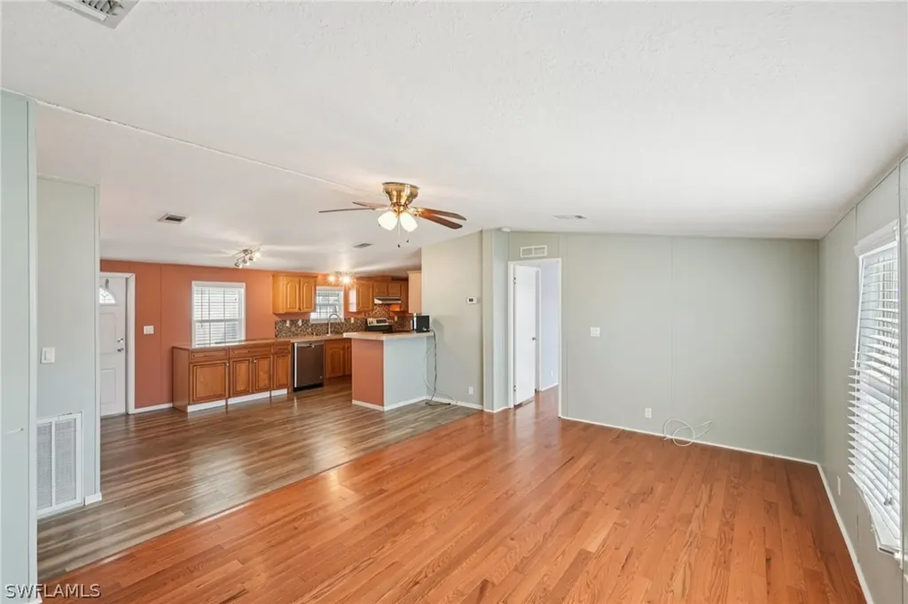 121 Kim Drive Naples FL 34104