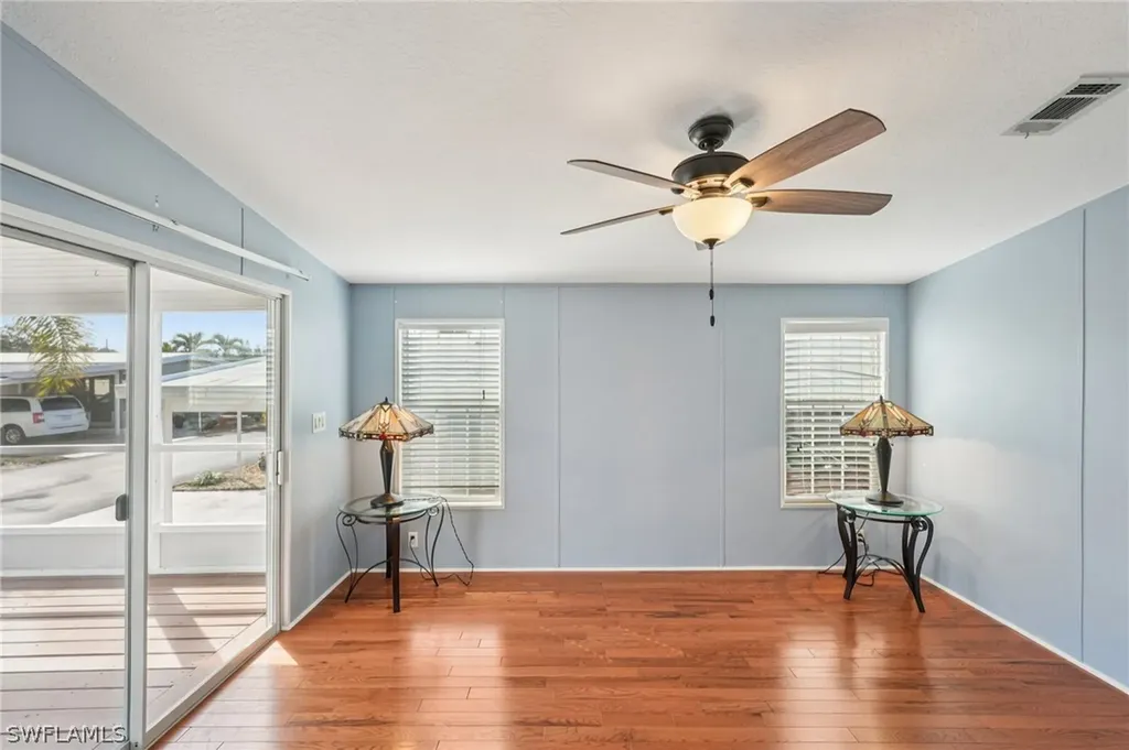 121 Kim Drive Naples FL 34104