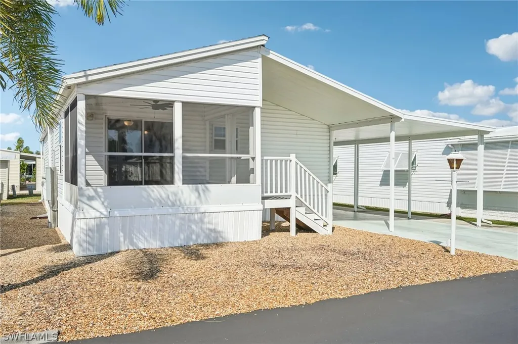 121 Kim Drive Naples FL 34104