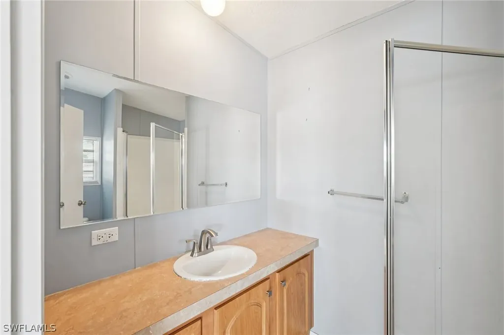 121 Kim Drive Naples FL 34104