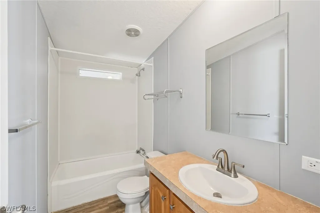 121 Kim Drive Naples FL 34104