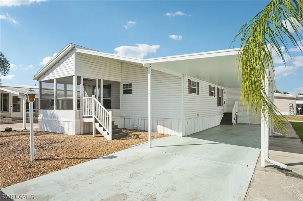 121 Kim Drive Naples FL 34104