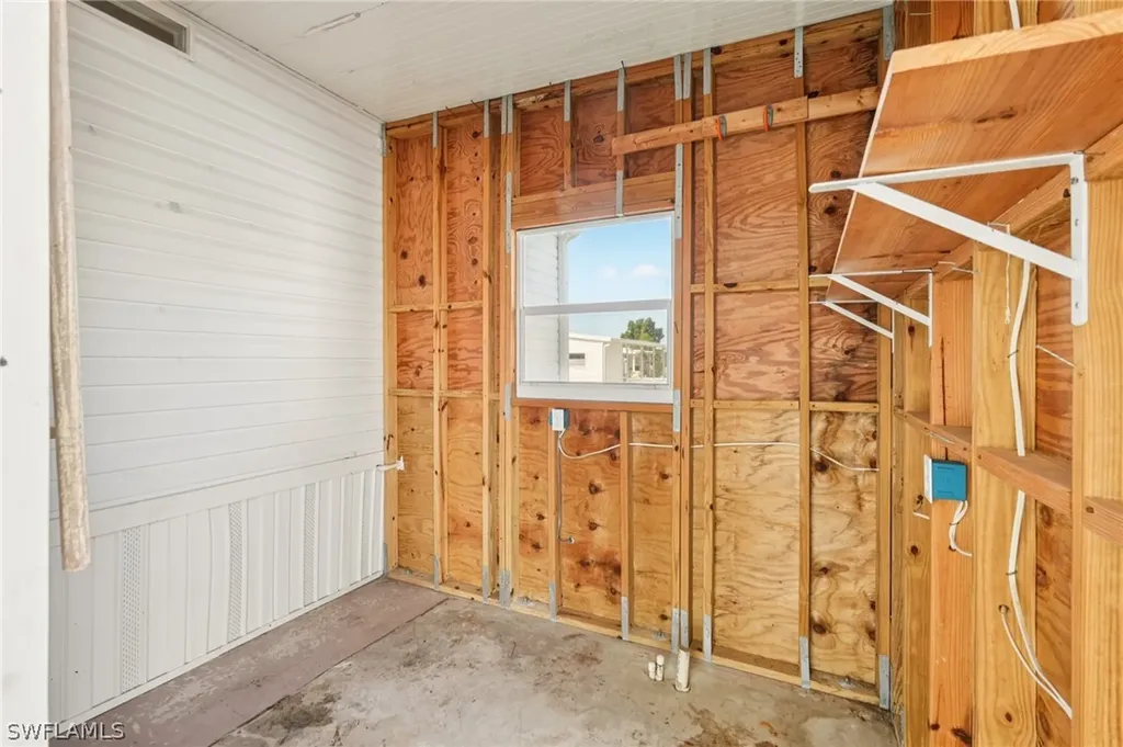 121 Kim Drive Naples FL 34104