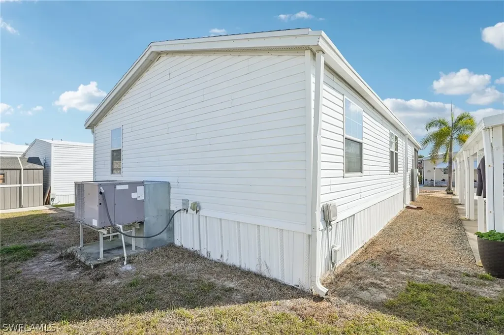 121 Kim Drive Naples FL 34104