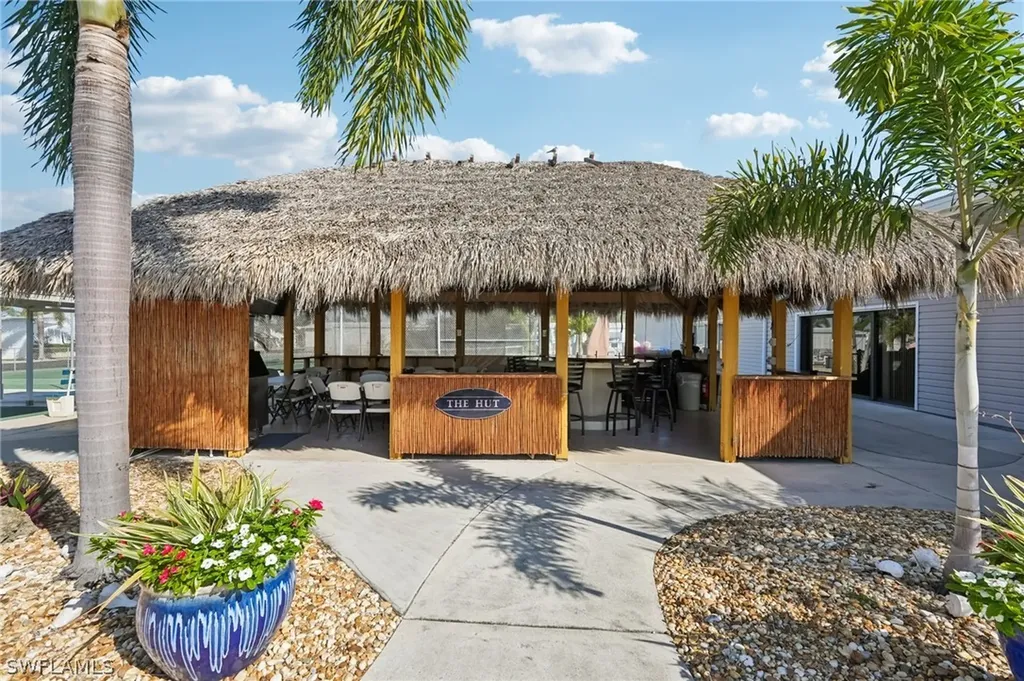 121 Kim Drive Naples FL 34104