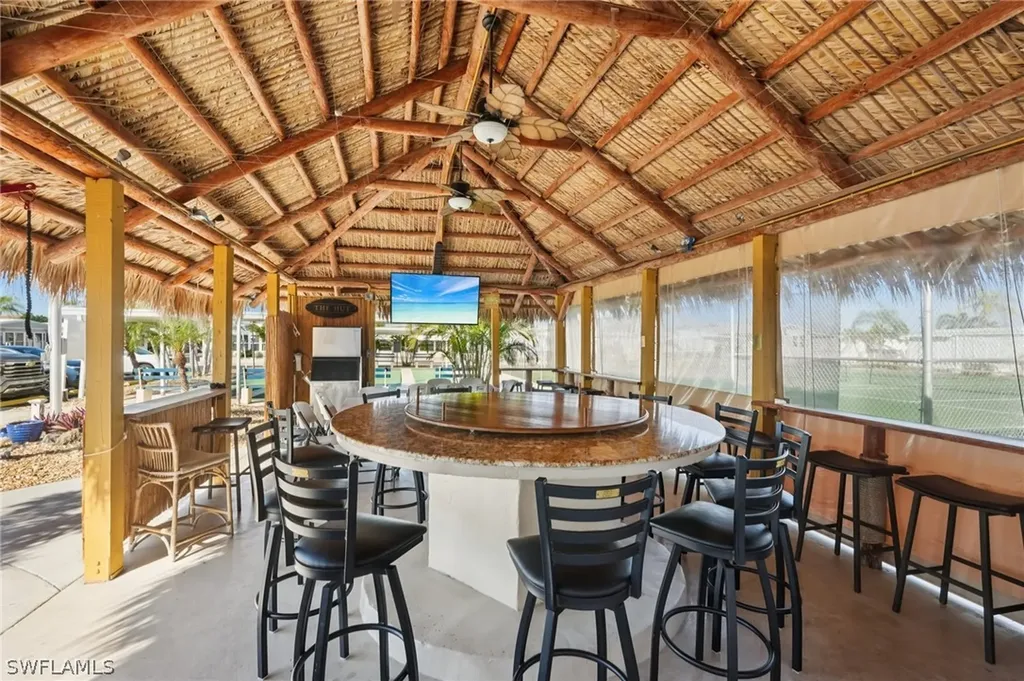 121 Kim Drive Naples FL 34104