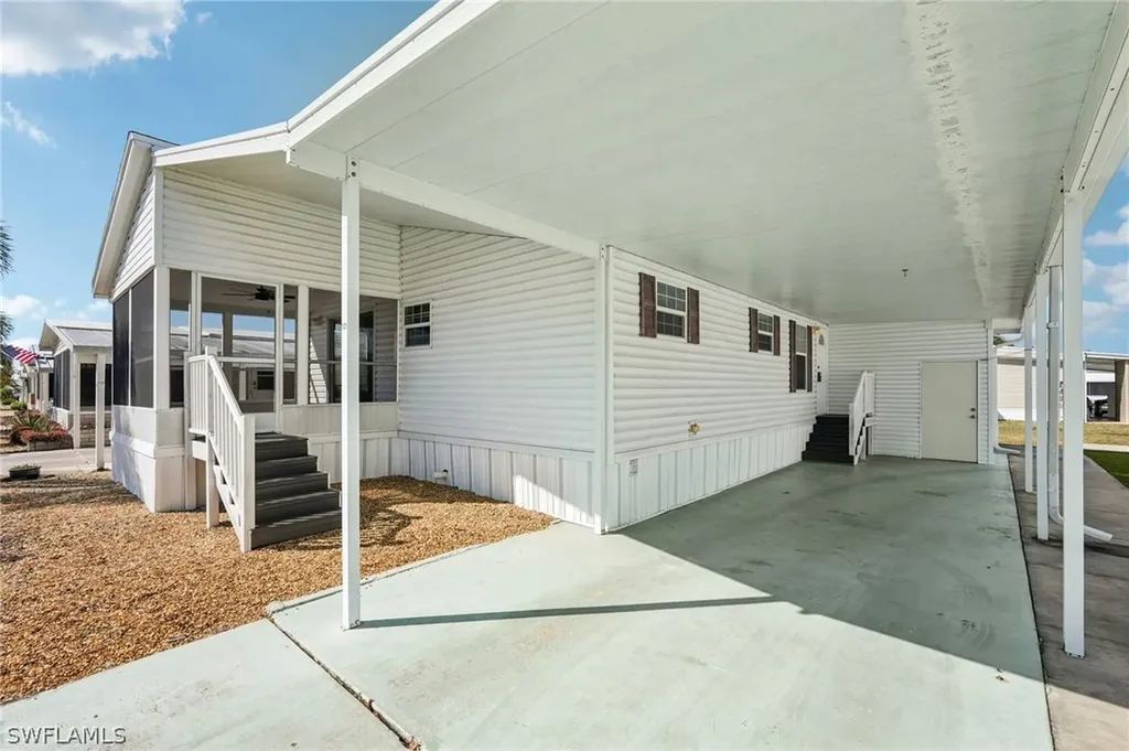 121 Kim Drive Naples FL 34104