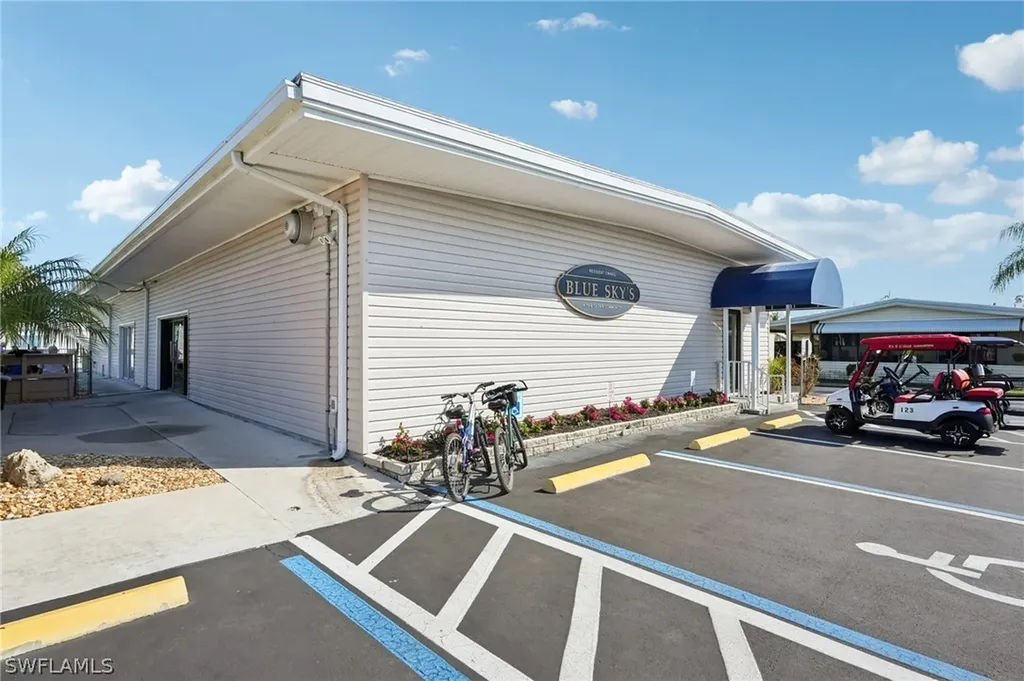 121 Kim Drive Naples FL 34104